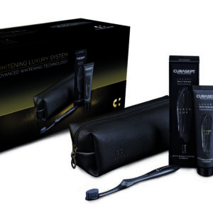 Set za beljenje zob CURASEPT BLACK LUX z zobno pasto 75 ml, zobno ščetko in toaletno torbico